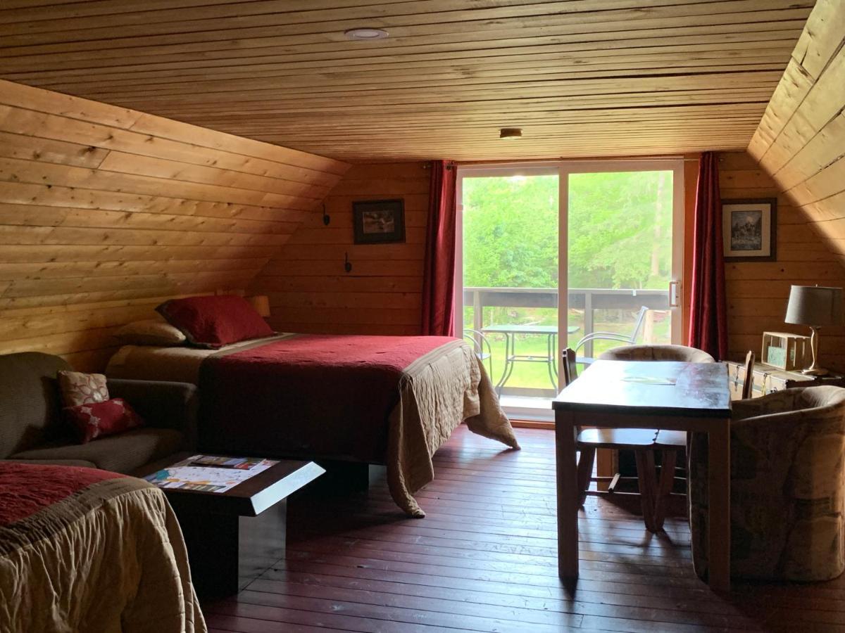 L'Auberge Refuge Du Trappeur แซงต์มาติเยอดูปาร์ก ภายนอก รูปภาพ