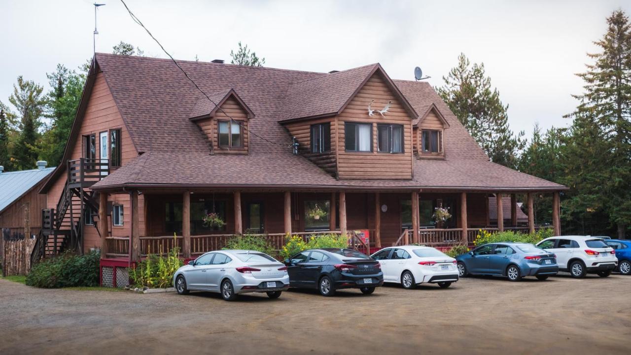L'Auberge Refuge Du Trappeur แซงต์มาติเยอดูปาร์ก ภายนอก รูปภาพ